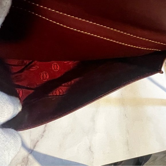 GUC Cartier Vintage Bordeaux Leather Shoulder Bag - Picture 8 of 8